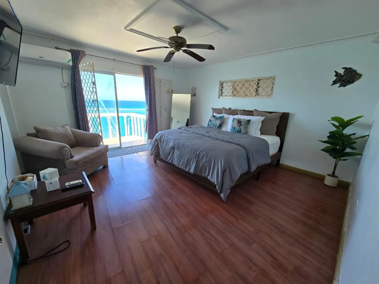 Seascape Retreat - 2 Bedroom Beachfront Near Ocho Rios And Airport contacts